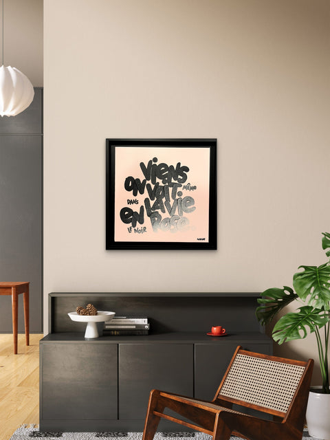 La vie en rose I Œuvre originale sur toile et caisse américaine de L’oiseau noir 30x30