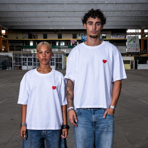 T-shirt mixte à manche courte "Je peins des cœurs " L'oiseau noir x Maison bon feu